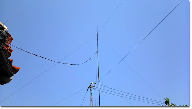 ラダーラインで給電した垂直ダイポールを上げ直しました